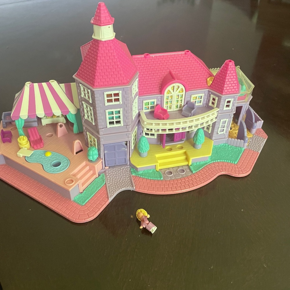 Vintage Polly Pocket Light Up Magical Mansion with One Doll